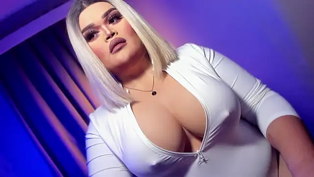 KarolinaThompson online show from March 18, 2025, 6:28 am