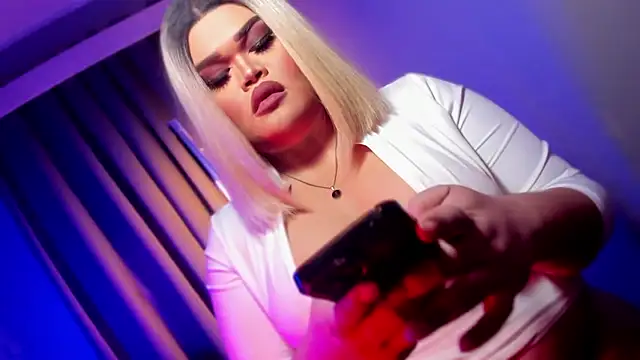 KarolinaThompson online show from March 18, 2025, 9:34 am