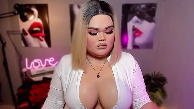 KarolinaThompson online show from October 22, 2025, 5:56 pm