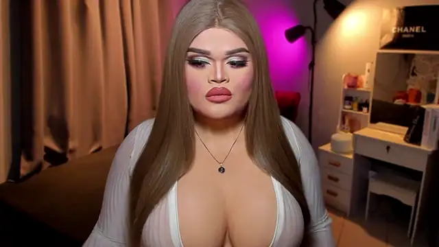 KarolinaThompson online show from December 7, 2024, 7:05 pm