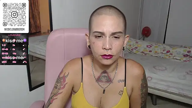 moon cat85 online show from March 4, 2025, 1:12 am