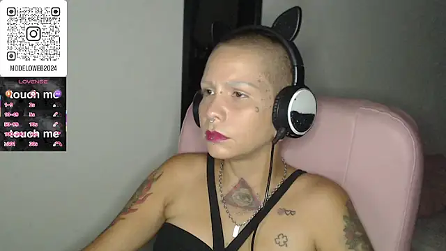 moon cat85 online show from March 6, 2025, 4:41 am