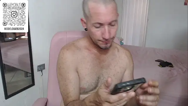 moon cat85 online show from February 18, 2025, 6:26 pm