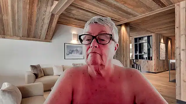 GrannyChrissy68 online show from February 19, 2026, 5:54 pm