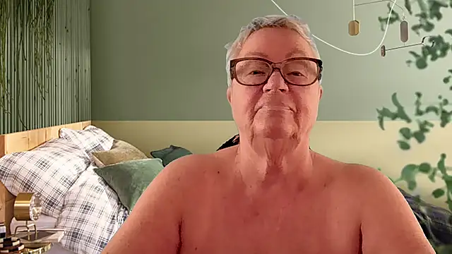 GrannyChrissy68 online show from March 14, 2026, 1:28 pm