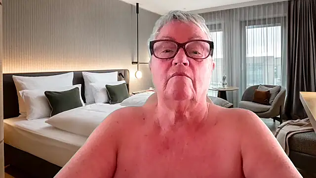 GrannyChrissy68 online show from July 24, 2026, 2:24 pm