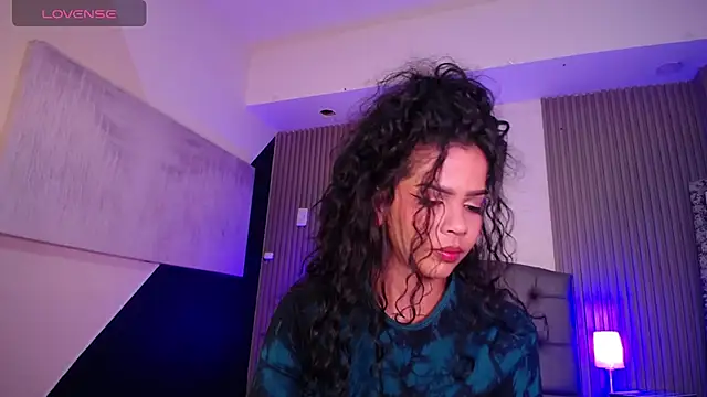 ximena diaz online show from March 21, 2025, 11:01 pm