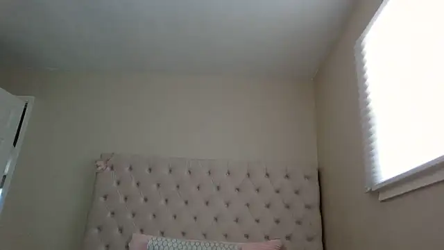 beautylovess online show from December 15, 2025, 6:14 pm