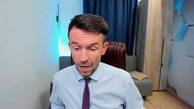 SteveTiger online show from October 5, 2025, 3:47 pm