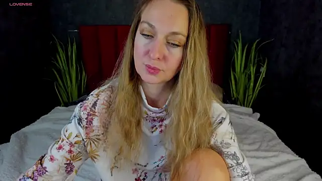 GwenCarter online show from January 13, 2025, 12:56 pm