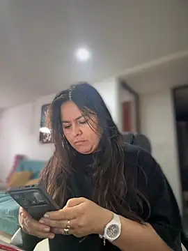 Ixchel Anaid online show from October 18, 2025, 2:19 pm