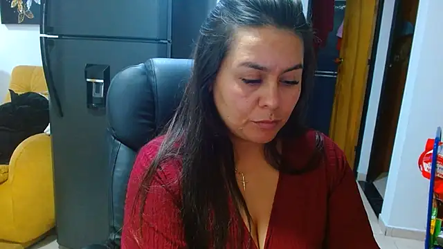 Ixchel Anaid online show from August 7, 2026, 3:01 am