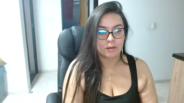 Ixchel Anaid online show from April 27, 2026, 4:43 am