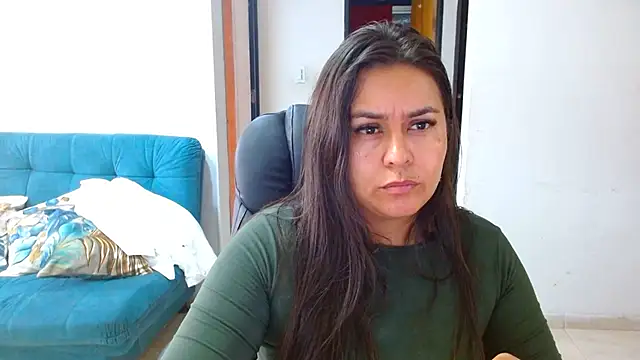 Ixchel Anaid online show from July 6, 2026, 7:27 pm