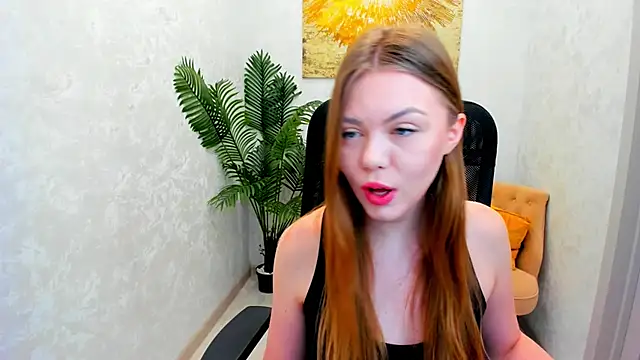 Strawberrye online show from March 22, 2025, 11:42 am