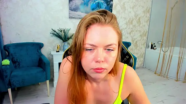 Strawberrye online show from June 16, 2026, 4:45 am