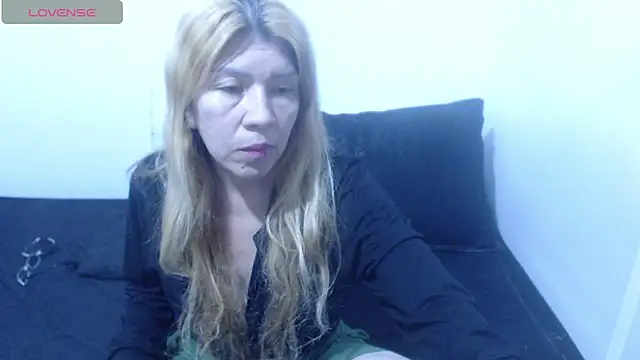 Dulce-Bella online show from July 5, 2026, 7:43 pm