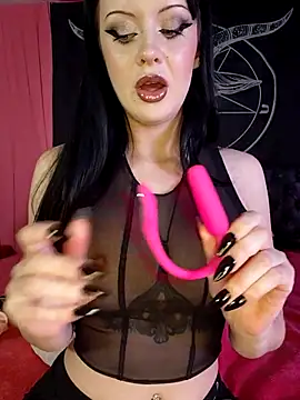 Snapshot of EVILYN chatting on April 28, 2026, 5:50 pm EVILYN online show from April 28, 2026, 5:50 pm
