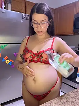 joeystaciee online show from July 28, 2026, 8:52 pm