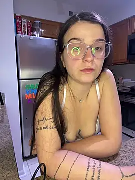 joeystaciee online show from July 24, 2026, 4:25 pm