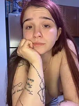 joeystaciee online show from April 21, 2026, 1:42 am