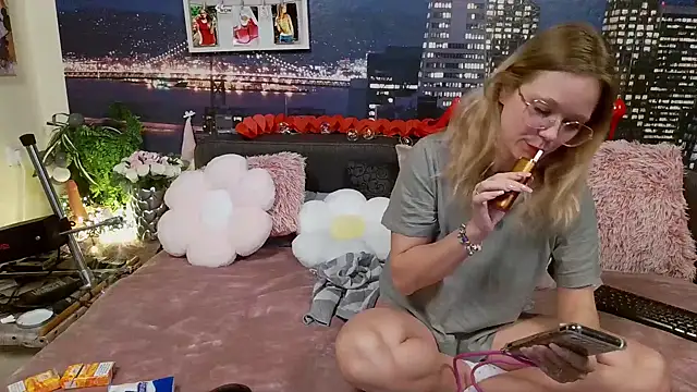 little-leni online show from February 19, 2025, 10:23 am