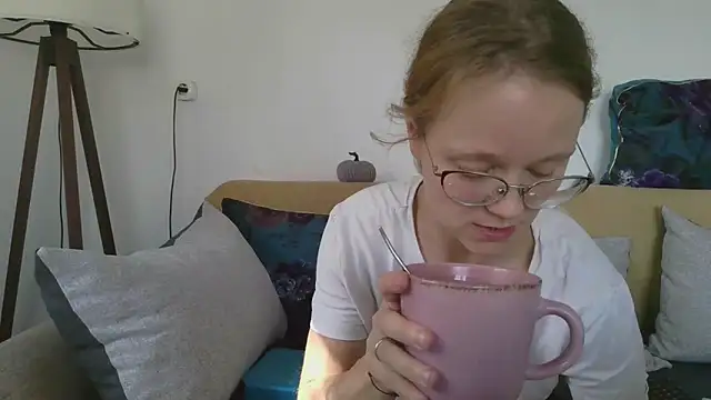 little-leni online show from October 23, 2025, 9:52 am