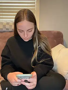 jaseyrae online show from March 12, 2026, 4:22 pm