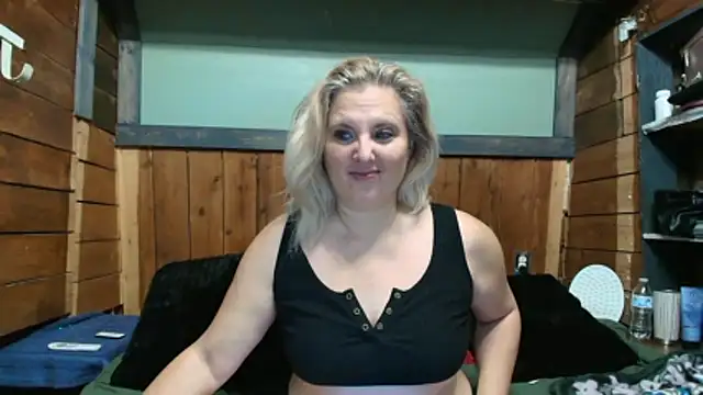 Snapshot of lisaxlovexxx chatting on January 10, 2026, 4:57 pm lisaxlovexxx online show from January 10, 2026, 4:57 pm