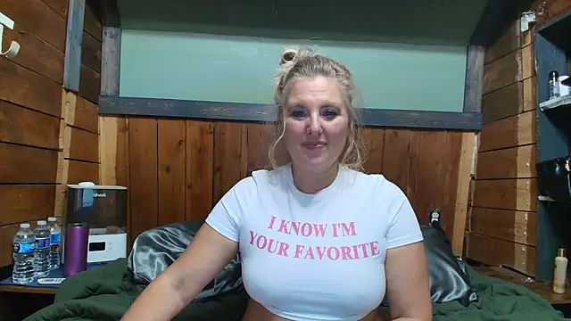 Snapshot of lisaxlovexxx chatting on March 11, 2026, 4:17 am lisaxlovexxx online show from March 11, 2026, 4:17 am