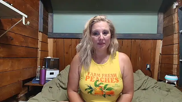 lisaxlovexxx online show from July 14, 2026, 4:46 pm