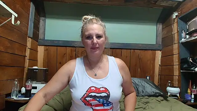 lisaxlovexxx online show from July 1, 2026, 1:06 am