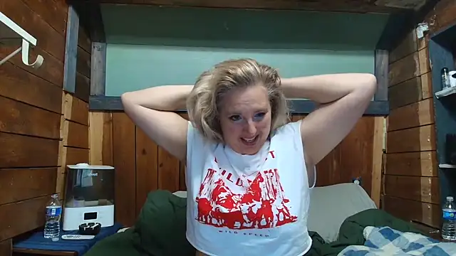 Snapshot of lisaxlovexxx chatting on February 16, 2026, 4:38 pm lisaxlovexxx online show from February 16, 2026, 4:38 pm