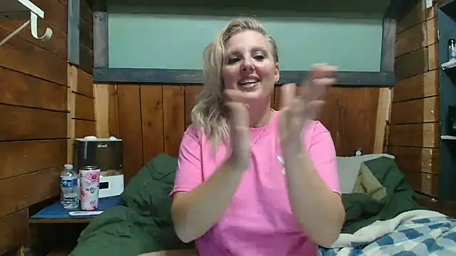 Snapshot of lisaxlovexxx chatting on March 8, 2026, 2:26 am lisaxlovexxx online show from March 8, 2026, 2:26 am