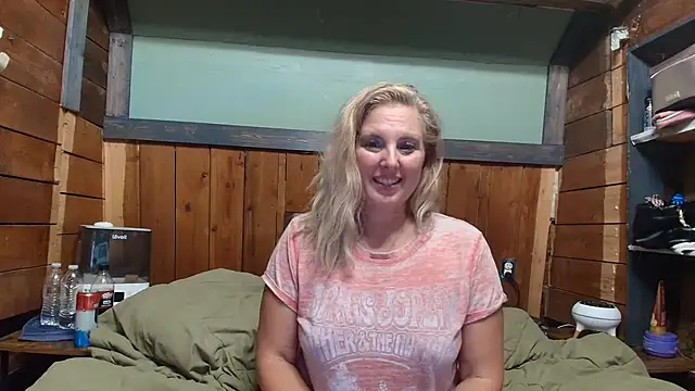 lisaxlovexxx online show from July 16, 2026, 3:36 am