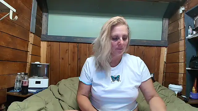 Snapshot of lisaxlovexxx chatting on June 21, 2026, 2:28 am lisaxlovexxx online show from June 21, 2026, 2:28 am