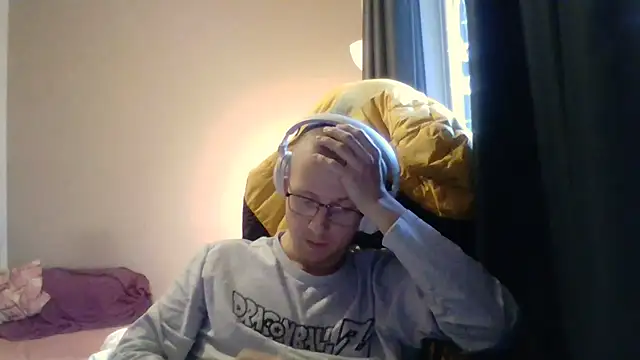 David250692 online show from November 21, 2025, 1:32 pm