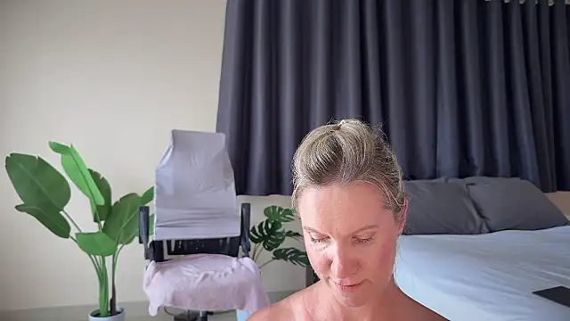 Snapshot of KatnessHot chatting on February 20, 2026, 5:37 am KatnessHot online show from February 20, 2026, 5:37 am