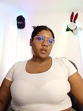 paola091 online show from July 15, 2026, 8:05 pm