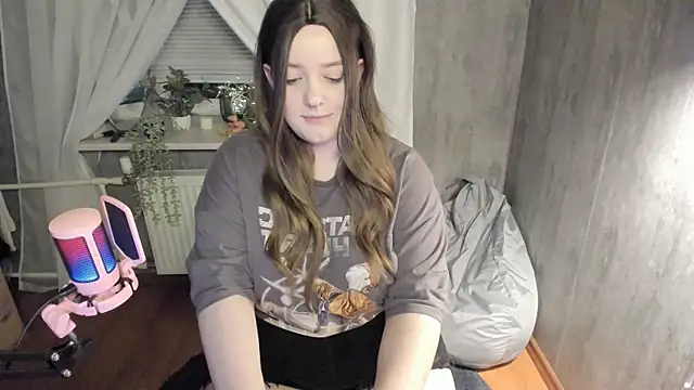 Sophia Edwards online show from February 1, 2025, 6:19 pm