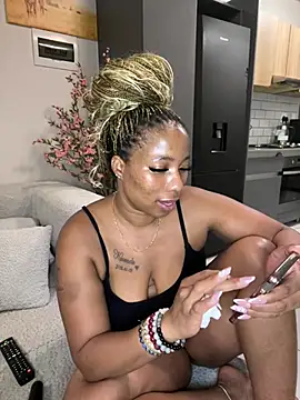 CurvyDesire1 online show from February 10, 2026, 9:36 pm