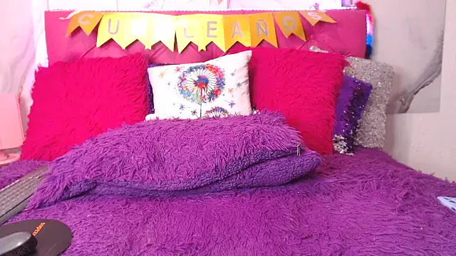 SARAWILLS online show from August 1, 2026, 2:04 pm