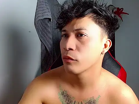 boyhot23x online show from May 14, 2026, 7:27 am