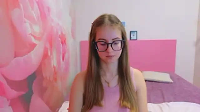 AliceAdams online show from January 12, 2026, 7:37 am