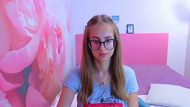 AliceAdams online show from September 13, 2025, 7:19 am