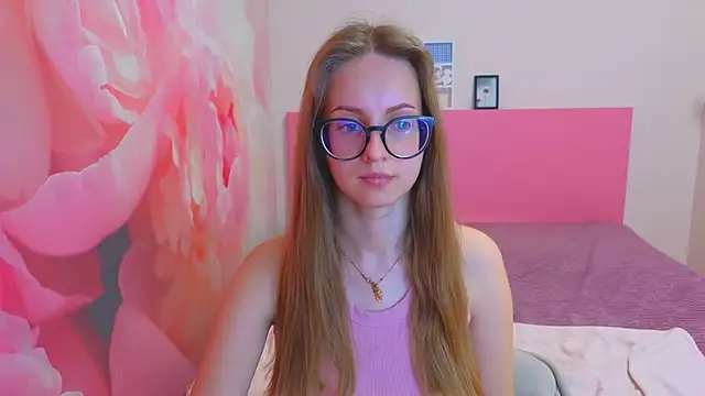 AliceAdams online show from May 6, 2026, 6:39 am