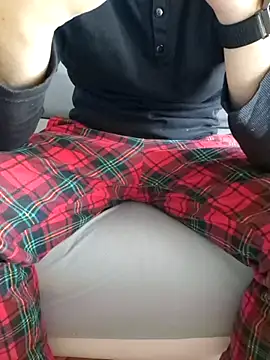 Snapshot of praqun2021 chatting on February 24, 2026, 6:47 am praqun2021 online show from February 24, 2026, 6:47 am