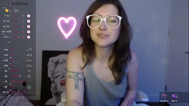 PlayfulApril online show from December 17, 2024, 11:16 pm