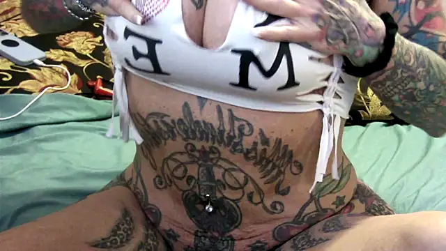 pamelagunns online show from October 27, 2025, 3:57 pm