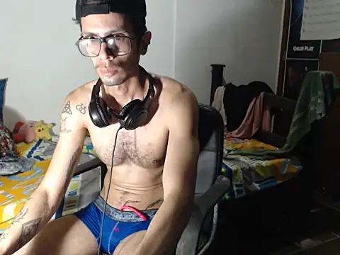 alisterxxx online show from July 30, 2026, 2:54 am